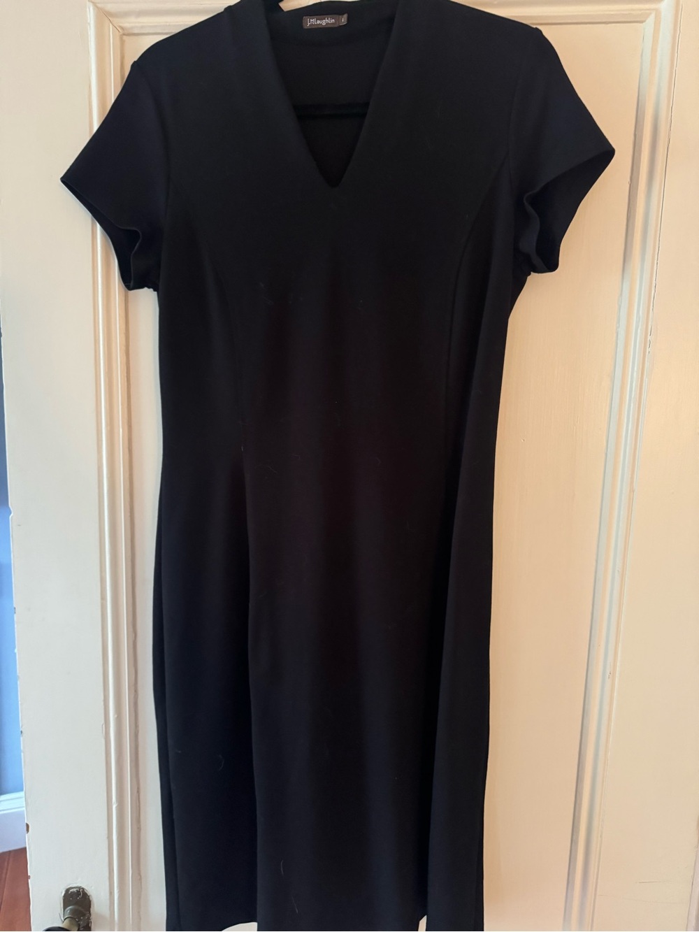 J. McLaughlin Black V-Neck Short Sleeve Midi Dress